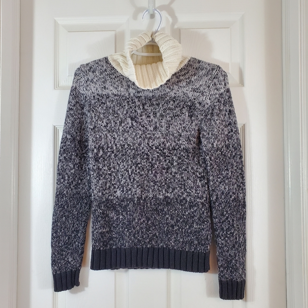 5/$20 Gray white color block knit turtleneck sweater Bossini XS